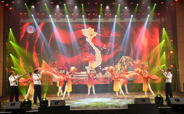 Tổ quốc đã trao ta niềm tin