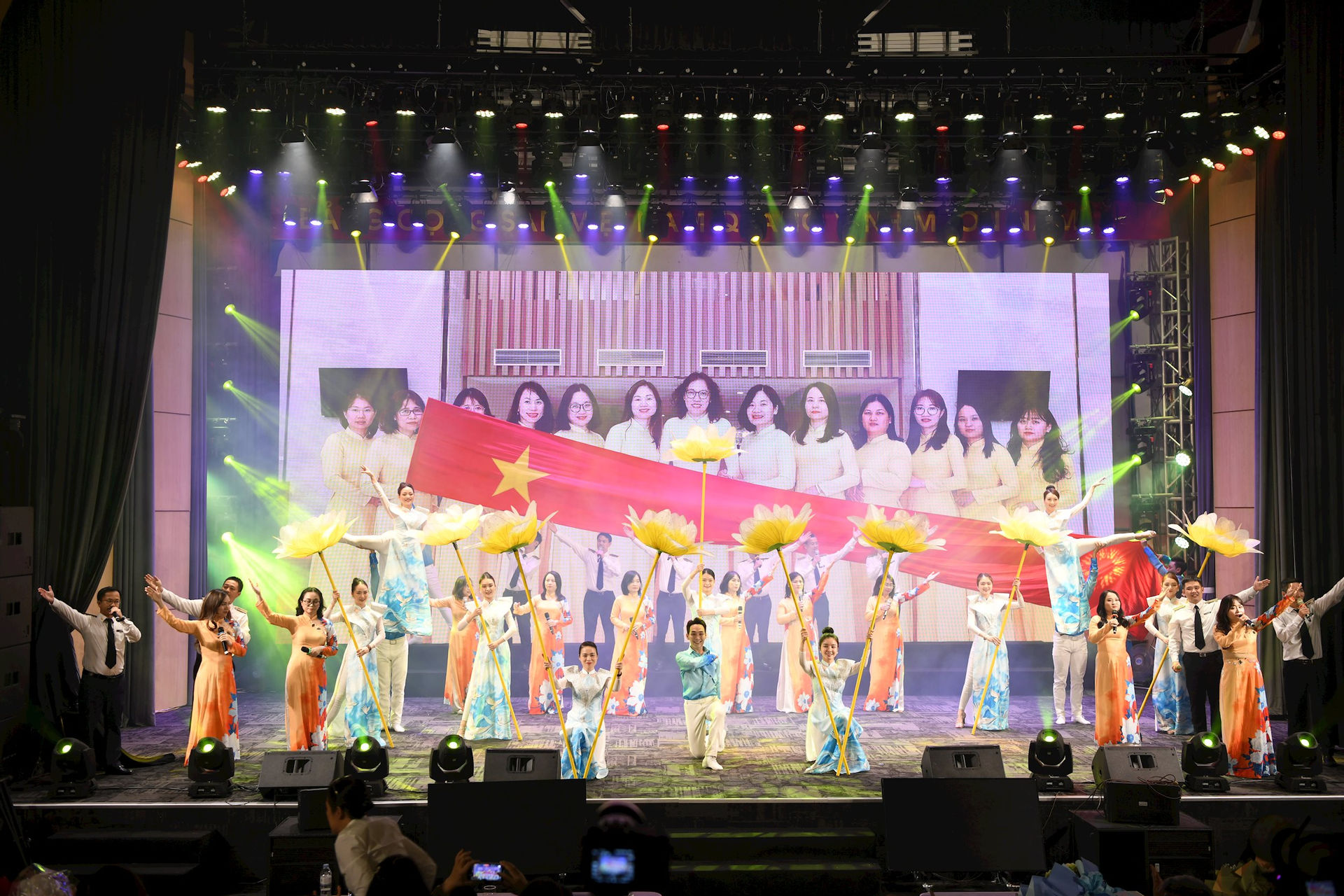 Để tình em ra khơi