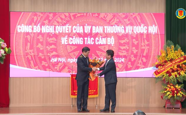 Trao Nghị quyết nghỉ hưu đối với Phó Tổng Kiểm toán nhà nước Nguyễn Tuấn Anh