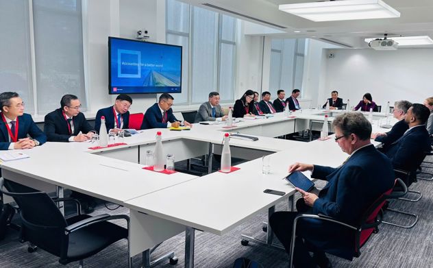 Tổng Kiểm toán nhà nước Ngô Văn Tuấn làm việc với Tổng Giám đốc Hiệp hội Kế toán và Công chứng Anh quốc