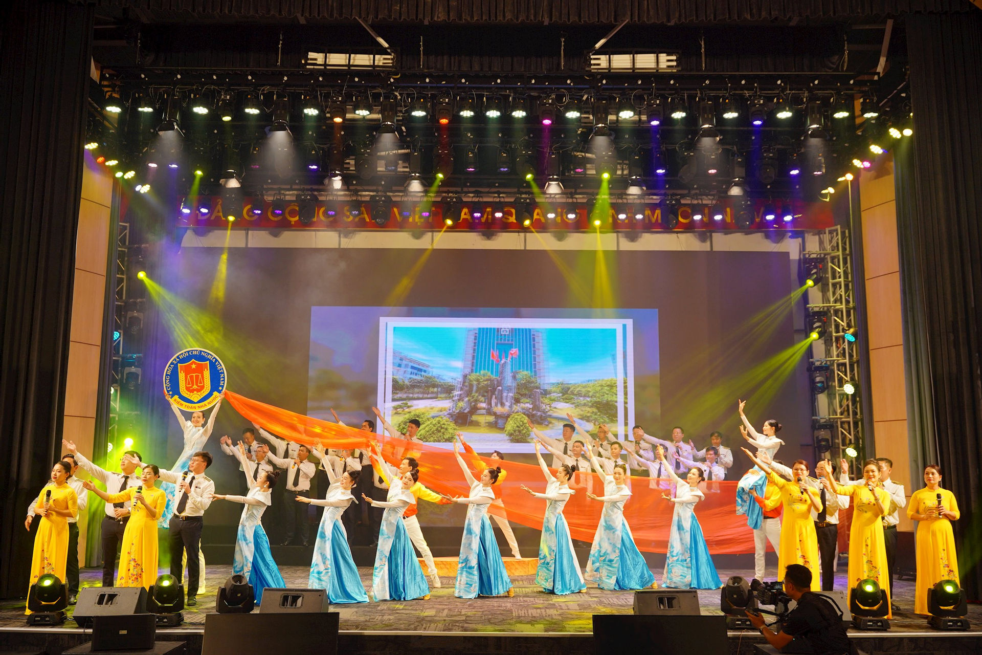 Nỗi nhớ Kiểm toán viên