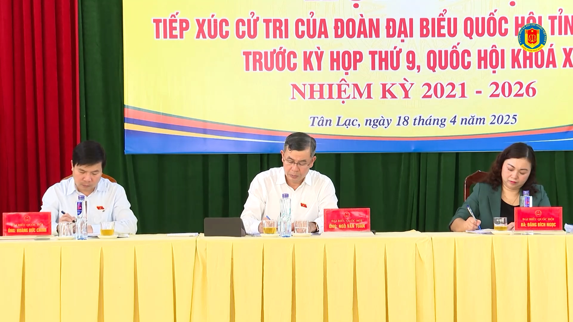 Tổng Kiểm toán nhà nước Ngô Văn Tuấn tiếp xúc cử tri huyện Tân Lạc