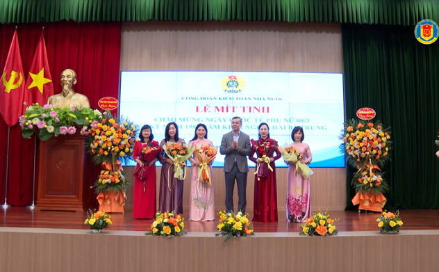 Lễ Mít tinh kỷ niệm Ngày Quốc tế Phụ nữ 8/3