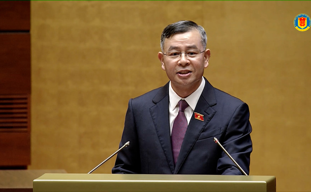 Tổng Kiểm toán nhà nước Ngô Văn Tuấn báo cáo tóm tắt kết quả thực hiện các nghị quyết của Quốc hội về giám sát chuyên đề và chất vấn trong nhiệm kỳ khóa XIV và khóa XV