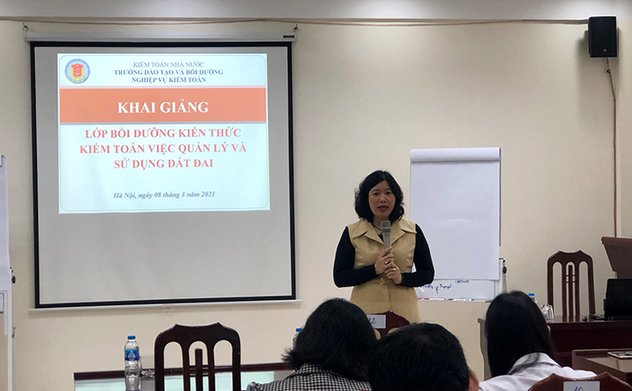 Khai giảng lớp bồi dưỡng kiểm toán việc quản lý và sử dụng đất đai
