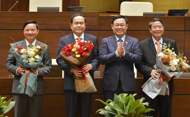 Thông qua Nghị quyết bầu 03 Phó Chủ tịch Quốc hội