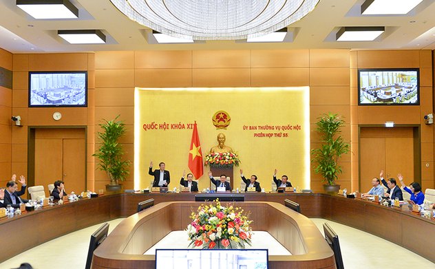 UBTVQH biểu quyết nhất trí thông qua dự thảo Nghị quyết về việc bổ sung kinh phí mua bù vắc xin, hóa chất sát trùng và hạt giống cây trồng dự trữ quốc gia