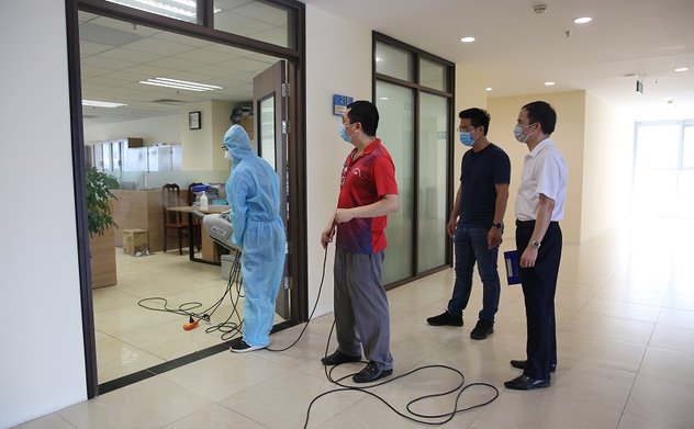 Kiểm toán nhà nước phun khử khuẩn trụ sở làm việc đảm bảo an toàn phòng, chống dịch Covid - 19