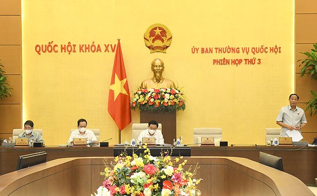 Cho ý kiến về báo cáo tình hình giải quyết, trả lời kiến nghị cử tri – tập trung các vấn đề liên quan đến công tác phòng, chống dịch COVID-19