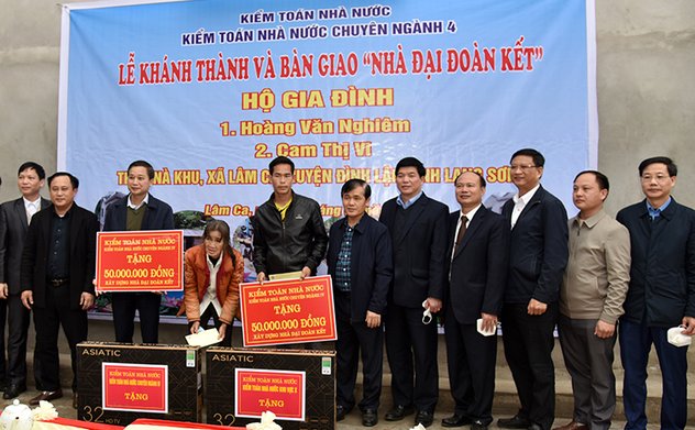 Công đoàn Kiểm toán nhà nước chuyên ngành IV bàn giao nhà “Đại đoàn kết”  cho hộ nghèo tại huyện Đình Lập, tỉnh Lạng Sơn