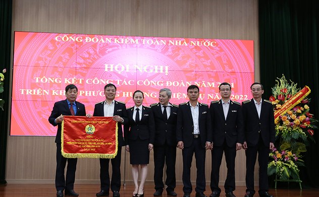 Công đoàn Kiểm toán nhà nước đã có thành tích xuất sắc trong phong trào thi đua xây dựng cơ quan và tổ chức Công đoàn vững mạnh năm 2021