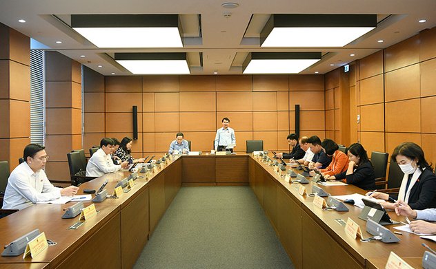 Quốc hội thảo luận tại Tổ về dự thảo Luật Đấu thầu và Luật Giá (sửa đổi)