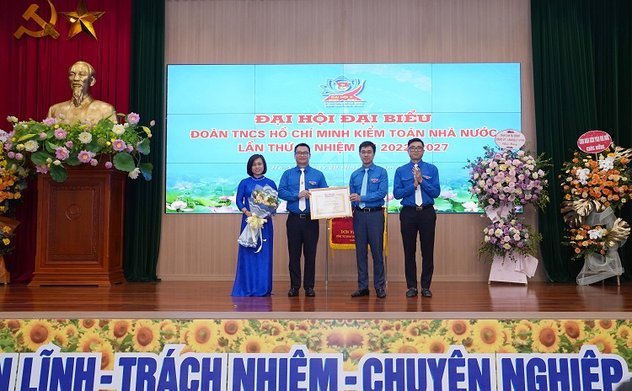 Đoàn Thanh niên Kiểm toán nhà nước nhận Bằng khen của Đoàn khối các cơ quan Trung ương trong triển khai phong trào tình nguyện giai đoạn 2017-2022