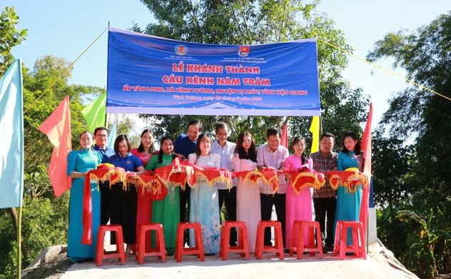 Đoàn Thanh niên Kiểm toán nhà nước khánh thành và bàn giao Công trình thanh niên “Cầu giao thông nông thôn” tại Hậu Giang