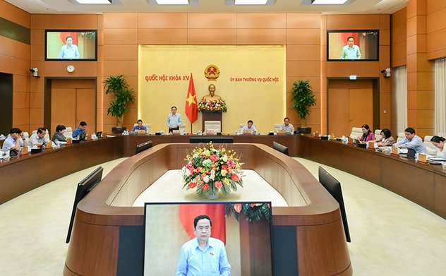 Ủy ban Thường vụ Quốc hội cho ý kiến về dự án Luật Khám bệnh, chữa bệnh (sửa đổi)