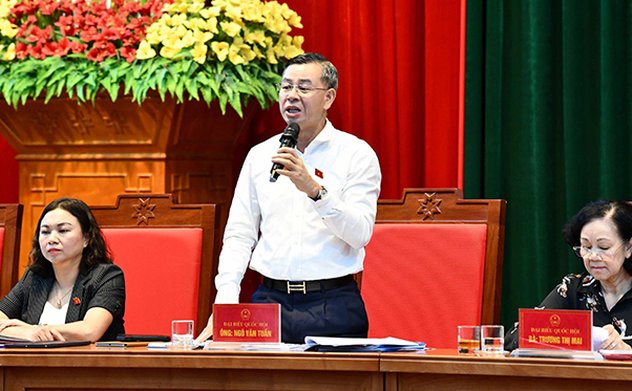 Ủy viên Bộ Chính trị, Thường trực Ban Bí thư, Trưởng Ban Tổ chức Trung ương Trương Thị Mai tiếp xúc cử tri huyện Yên Thuỷ, tỉnh Hòa Bình