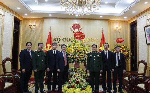 Ủy viên BCH TW Đảng, Tổng Kiểm toán nhà nước Hồ Đức Phớc đến thăm và chúc mừng Bộ Quốc phòng nhân ngày thành lập Quân đội nhân dân Việt Nam