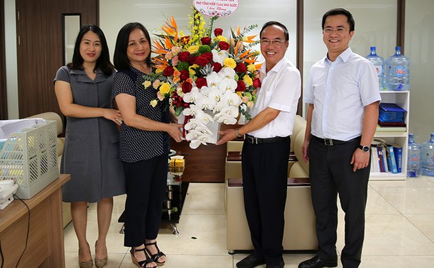 Lãnh đạo KTNN chúc mừng Ban biên tập Cổng thông tin điện tử KTNN nhân dịp 95 năm Ngày Báo chí Cách mạng Việt Nam