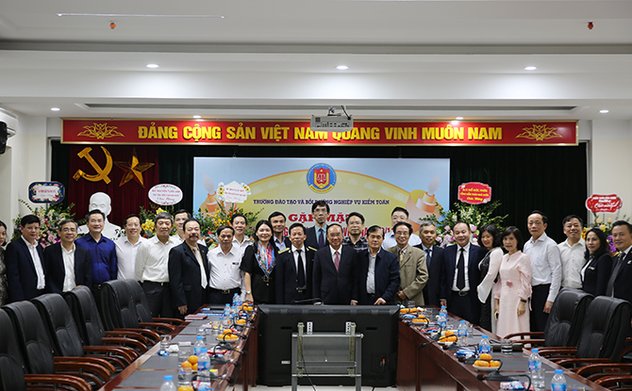 Trường Đào tạo và Bồi dưỡng nghiệp vụ kiểm toán kỷ niệm 38 năm Ngày Nhà giáo Việt Nam