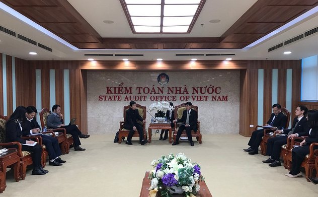 Phó Tổng Kiểm toán nhà nước Nguyễn Tuấn Anh tiếp xã giao chuyên gia tư vấn của ASOSAI và đại diện Ngân hàng Thế giới