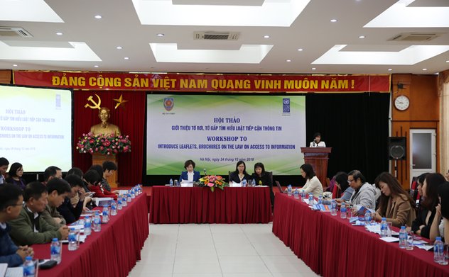 Hội thảo Công bố Tờ rơi, tờ gấp tìm hiểu về Luật Tiếp cận thông tin
