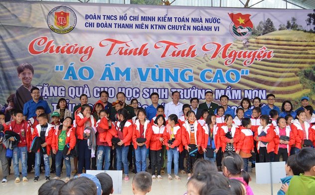 KTNN chuyên ngành VI tổ chức chương trình thăm hỏi, tặng quà các cựu chiến binh và chương trình thiện nguyện “Áo ấm vùng cao” tại Cao Bằng