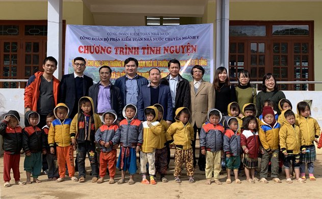 Công đoàn bộ phận KTNN chuyên ngành V tổ chức Chương trình trao quà thiện nguyện tại huyện Mường Tè, tỉnh Lai Châu