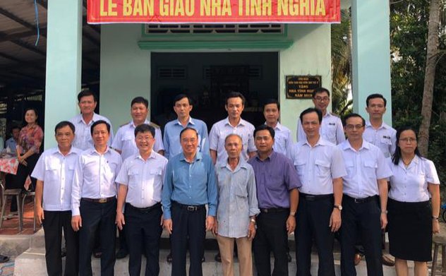 Công đoàn KTNN khu vực V tặng nhà tình nghĩa tại tỉnh Vĩnh Long