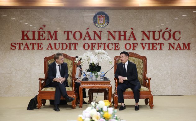 Tổng Kiểm toán nhà nước Việt Nam Hồ Đức Phớc tiếp xã giao Phó Giám đốc điều hành Cơ quan hợp tác kỹ thuật quốc tế Pháp (EF)