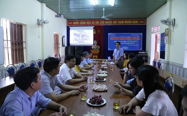 Công đoàn KTNN chuyên ngành III và Trường ĐT&BDNVKT trao tặng kinh phí xây dựng Thư viện Xanh tại huyện Đô Lương, tỉnh Nghệ An