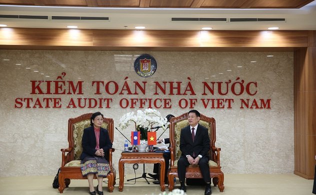 Tổng Kiểm toán nhà nước Hồ Đức Phớc tiếp xã giao Chủ tịch Kiểm toán nhà nước Lào