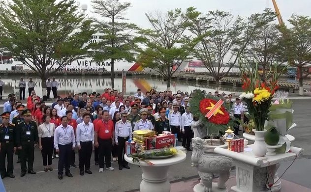 Đoàn cán bộ Kiểm toán nhà nước tri ân các Anh hùng liệt sĩ tại TP.HCM