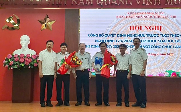 Kiểm toán nhà nước khu vực VIII tổ chức Hội nghị công bố Quyết định nghỉ hưu trước tuổi theo Nghị định số 178/2024/NĐ-CP