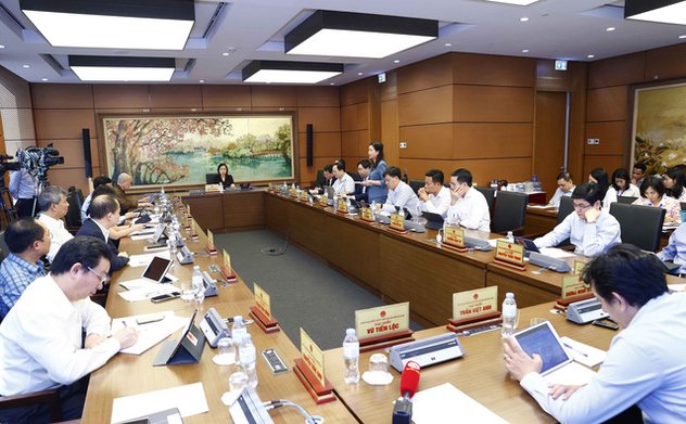 Quốc hội thảo luận tại tổ về Dự thảo Luật Phòng chống rửa tiền (sửa đổi).