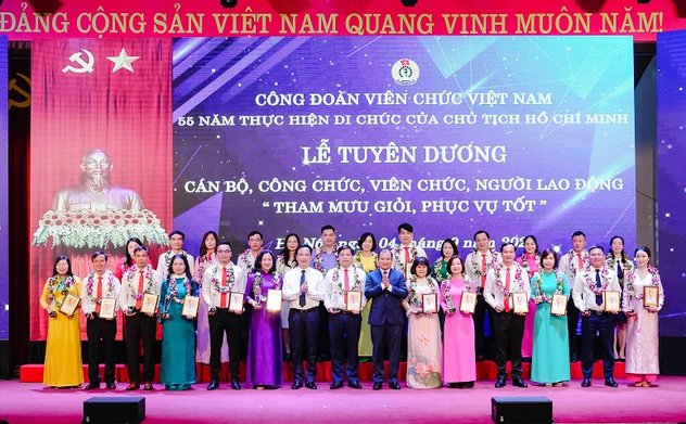 Hai cá nhân tiêu biểu của Kiểm toán nhà nước được tôn vinh trong phong trào thi đua “Tham mưu giỏi, phục vụ tốt”