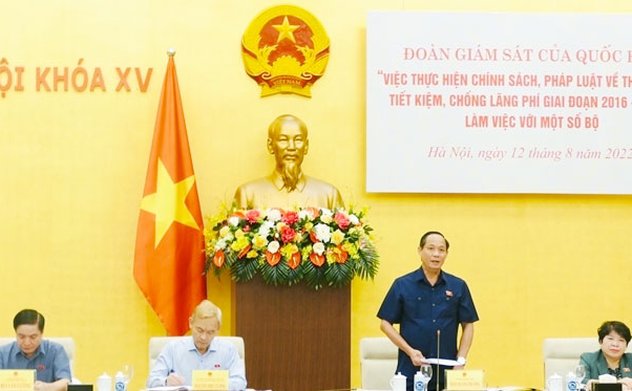 Phó Chủ tịch Quốc hội, Thượng tướng Trần Quang Phương chủ trì làm việc với Bộ Kế hoạch và Đầu tư về thực hành tiết kiệm, chống lãng phí
