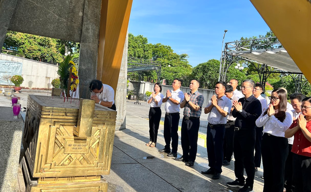 Công đoàn Kiểm toán nhà nước dâng hương tri ân các anh hùng liệt sĩ