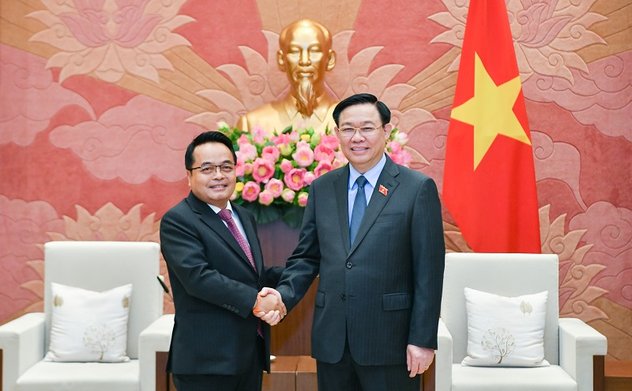 Ủy viên Bộ Chính trị, Chủ tịch Quốc hội Vương Đình Huệ tiếp Chủ tịch Kiểm toán nhà nước nước Cộng hoà Dân chủ Nhân dân Lào ﻿