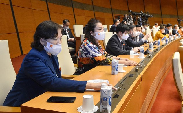 Quốc hội biểu quyết thông qua Nghị quyết về Dự toán ngân sách nhà nước năm 2022