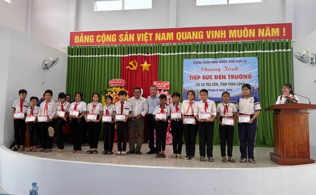 Phát huy tinh thần tình nguyện tại chỗ - Tuổi trẻ KTNN khu vực IX hướng về các em, nâng bước tới trường