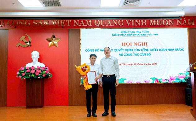 Kiểm toán nhà nước khu vực VIII: Trao quyết định nghỉ hưu trước tuổi cho Phó Kiểm toán trưởng Phan Danh Bình