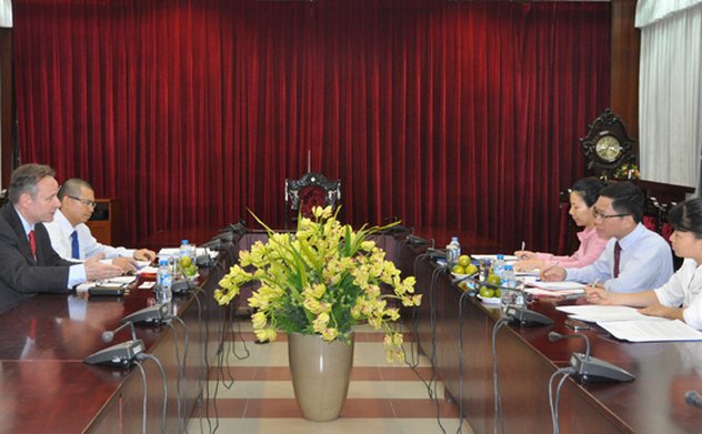 Vụ HTQT làm việc với Nhóm chuyên gia tư vấn Chương trình Sáng kiến minh bạch ngành xây dựng (CoST)