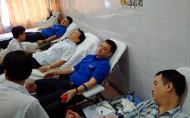 Chi đoàn Thanh niên KTNN khu vực XI tổ chức “Ngày hội hiến máu” lần thứ 5; tìm hiểu về “Quyền và nghĩa vụ công dân trong hệ thống pháp luật Việt Nam”