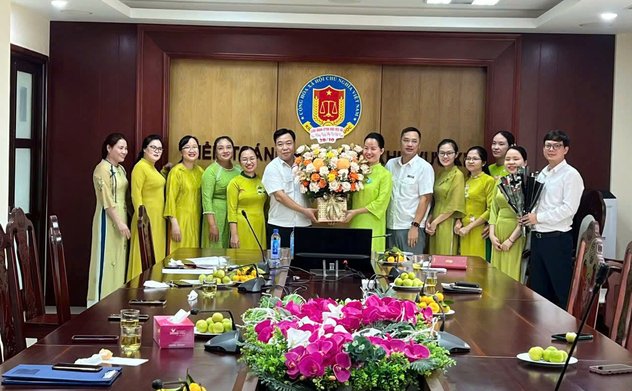 Chị em phụ nữ có nhiều đóng góp cho sự phát triển vững mạnh của KTNN khu vực XII