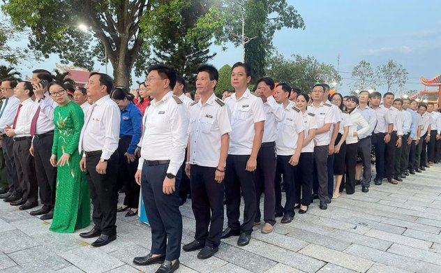 Kiểm toán nhà nước khu vực V dâng hương, tri ân các Anh hùng liệt sỹ