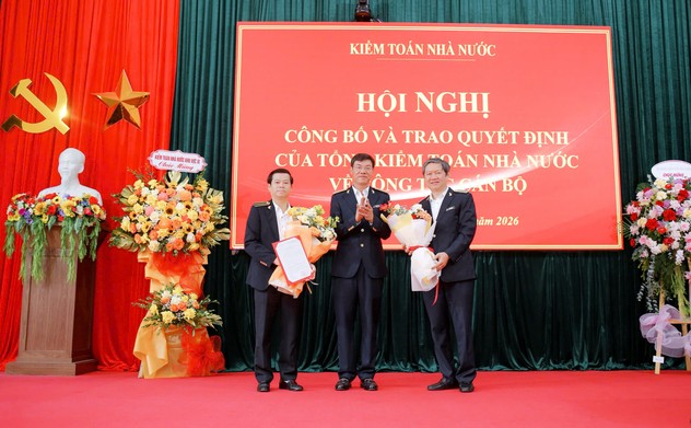Kiểm toán nhà nước khu vực III công bố và trao Quyết định về công tác cán bộ