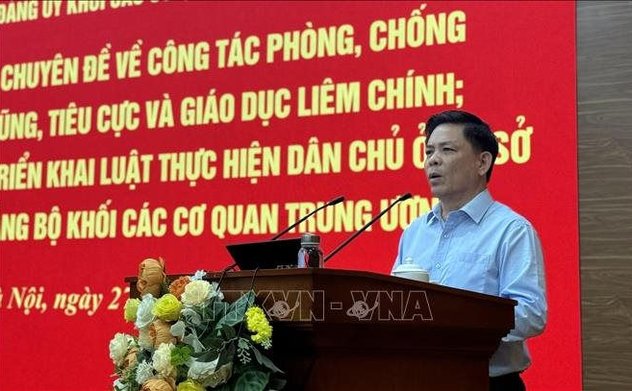Tăng cường kiểm soát quyền lực, gắn với phòng ngừa sớm để chống tham nhũng, tiêu cực trong cán bộ, đảng viên