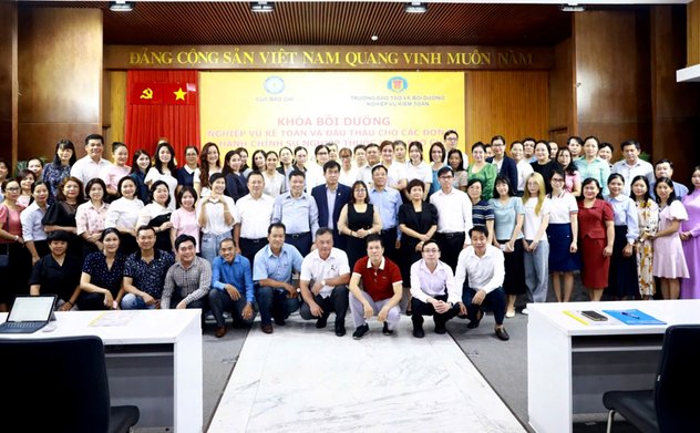 Khai giảng Khóa bồi dưỡng nghiệp vụ kế toán, đấu thầu cho các đơn vị hành chính sự nghiệp khối báo chí khu vực miền Trung, miền Nam