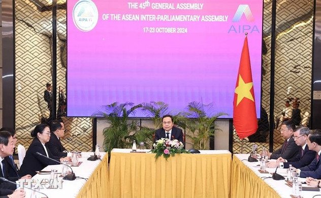 Chủ tịch Quốc hội Trần Thanh Mẫn tiếp Chủ tịch cơ quan Kiểm toán nhà nước Lào