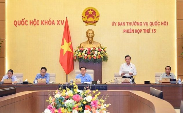 Ủy ban Thường vụ Quốc hội cho ý kiến Báo cáo của Chính phủ về tình hình thi hành Hiến pháp, Luật, Nghị quyết của Quốc hội